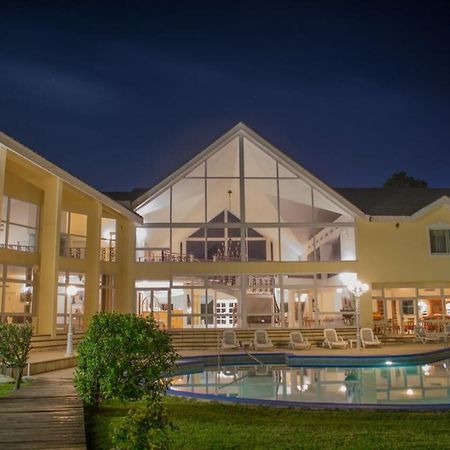 让克莱维尔斯公园酒店 埃斯特角城 外观 照片 The clubhouse at the Royal Natal Golf Club
