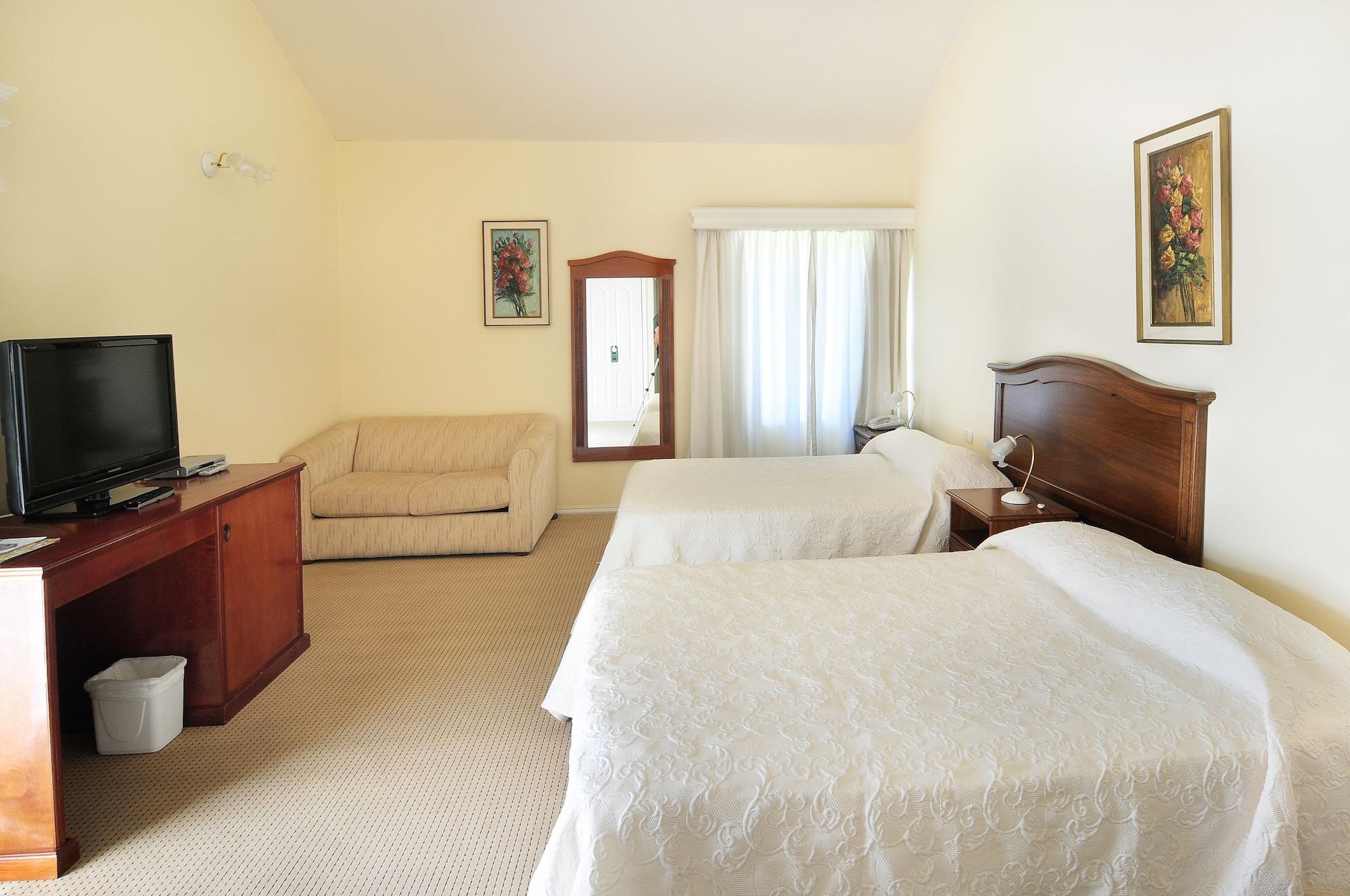 让克莱维尔斯公园酒店 埃斯特角城 外观 照片 A typical guest room at the hotel