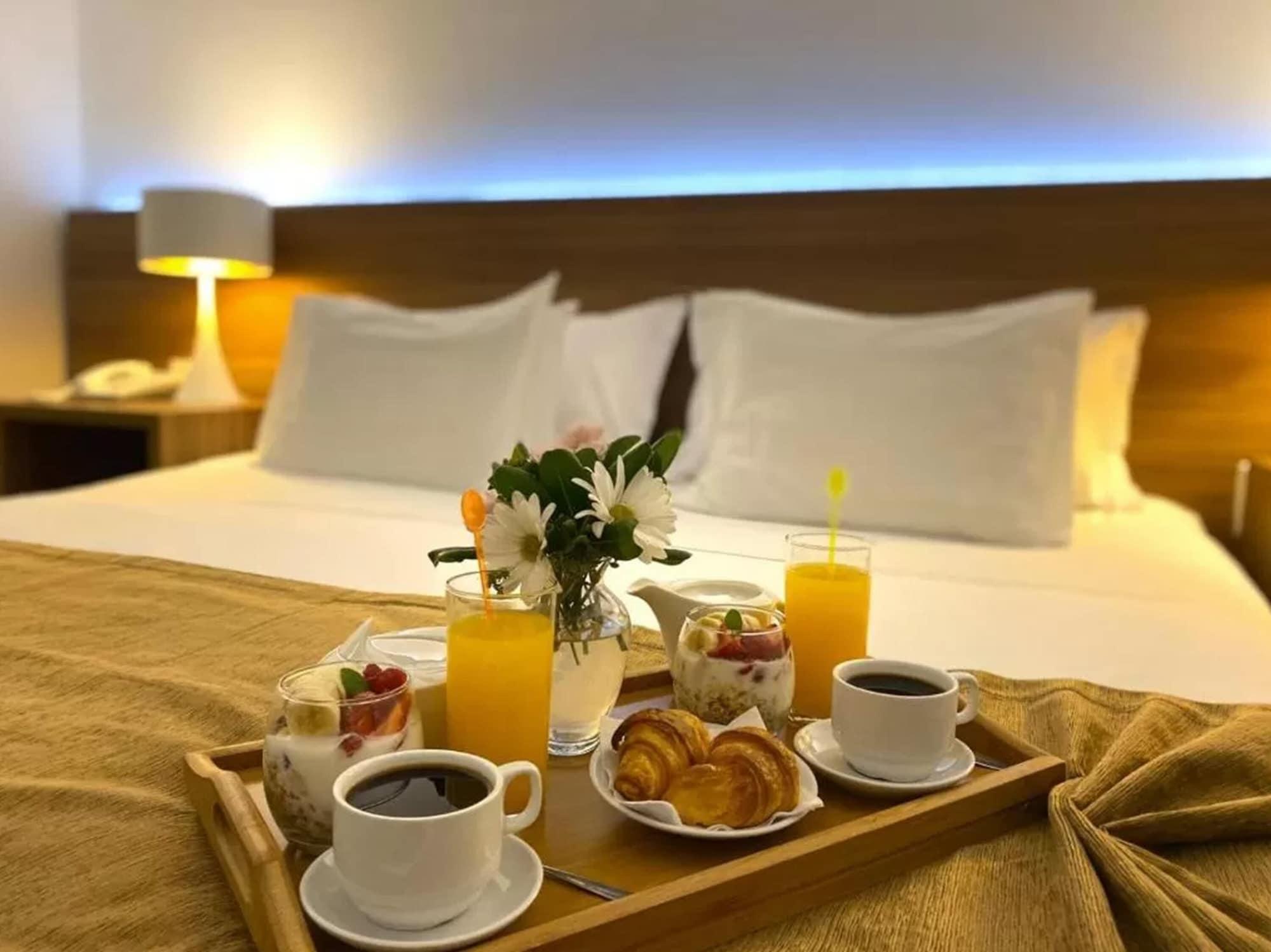 让克莱维尔斯公园酒店 埃斯特角城 外观 照片 Room service