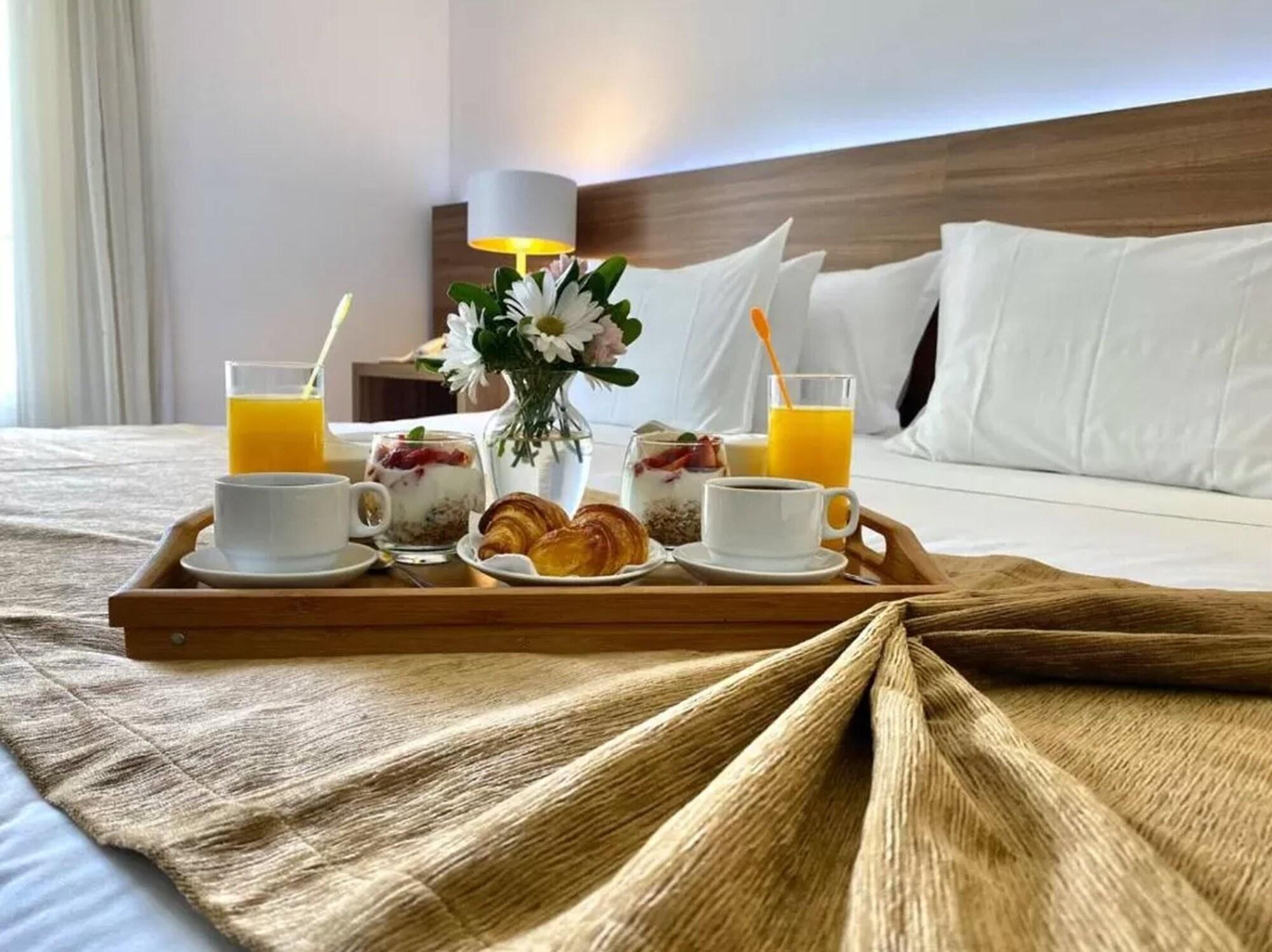 让克莱维尔斯公园酒店 埃斯特角城 外观 照片 Room service