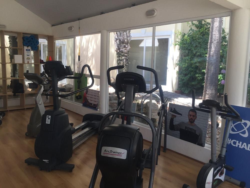 让克莱维尔斯公园酒店 埃斯特角城 外观 照片 The gym at the club