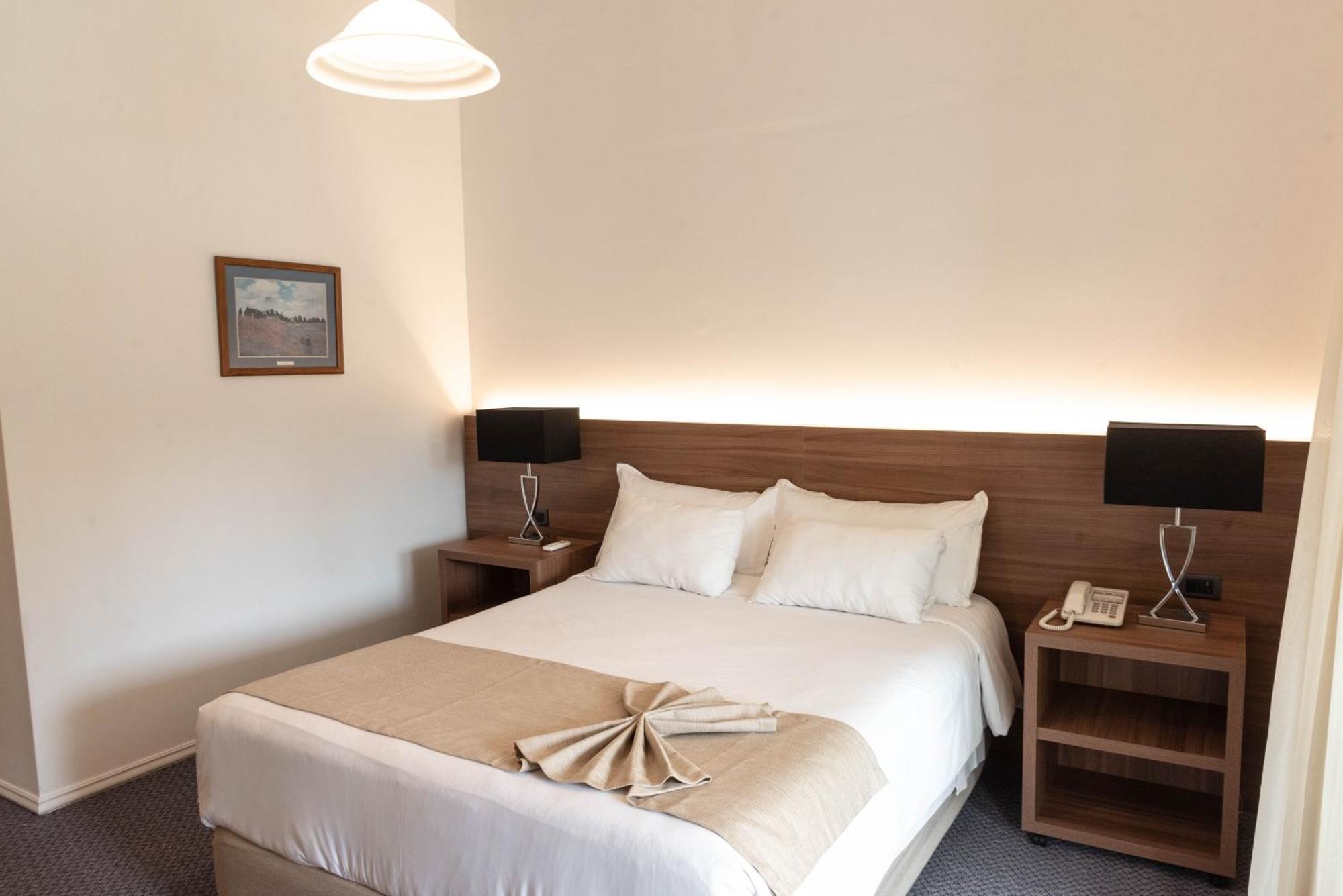 让克莱维尔斯公园酒店 埃斯特角城 外观 照片 A bedroom at the hotel