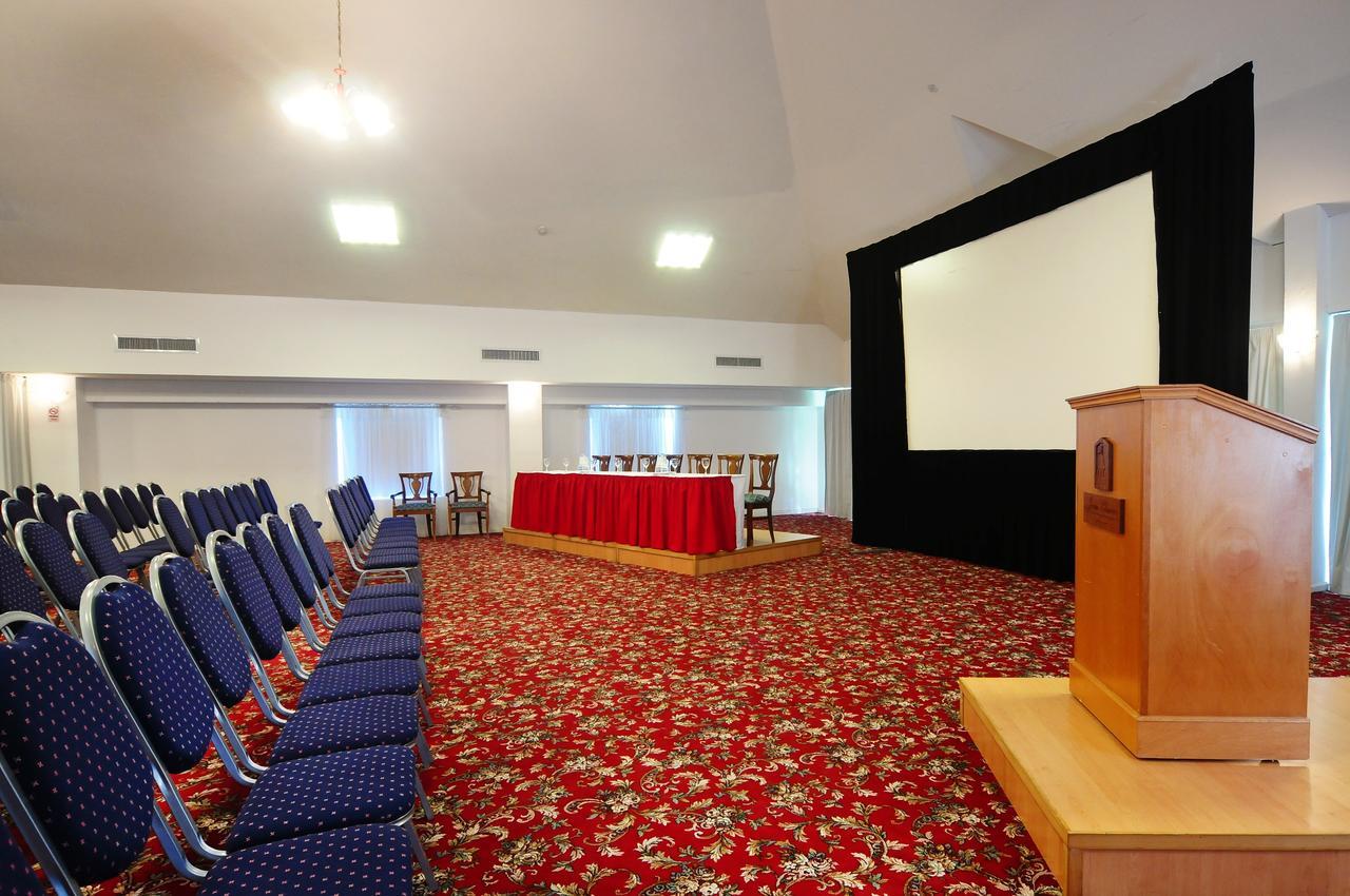 让克莱维尔斯公园酒店 埃斯特角城 外观 照片 The main conference room