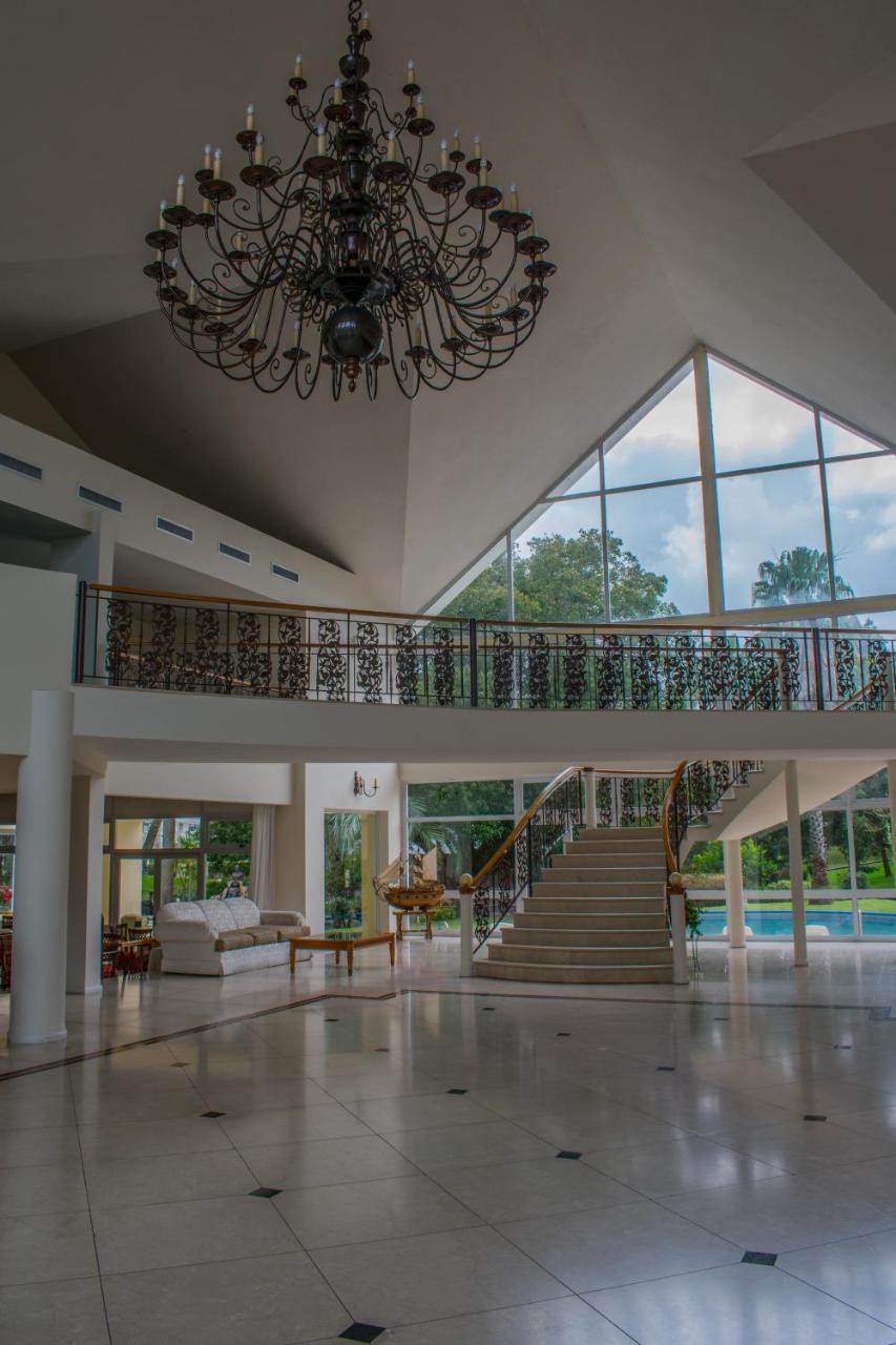 让克莱维尔斯公园酒店 埃斯特角城 外观 照片 Interior of the hotel